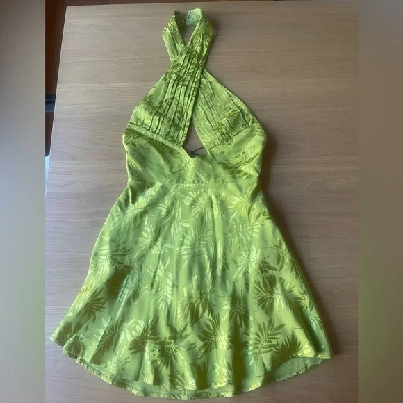 NWT Livi Satin Jacquard Mini Dress size 0 in Green